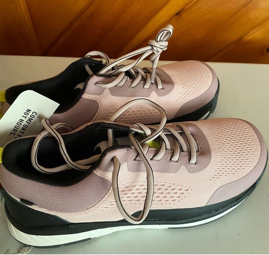 Bogs NEW New size 8 composite toe sneakers shoes 8 (Adult)