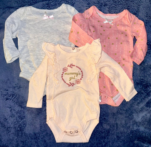 3-6m Tahari Baby 3 piece onesie bundle 3-6m Tahari Baby 3 piece onesie bundle 3 Months