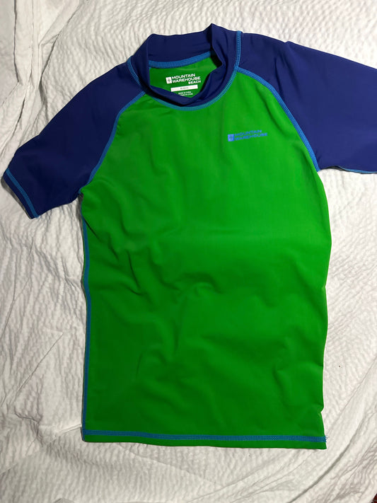 Mountain Hardware size11-12 beach shirt New Green blue short sleeve 11