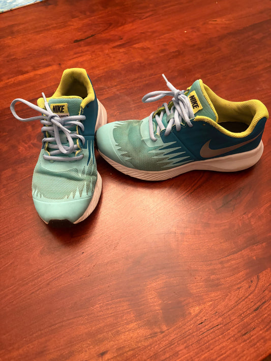 Nike Star Runner, blue and green 3-1/2 (Big Kid)