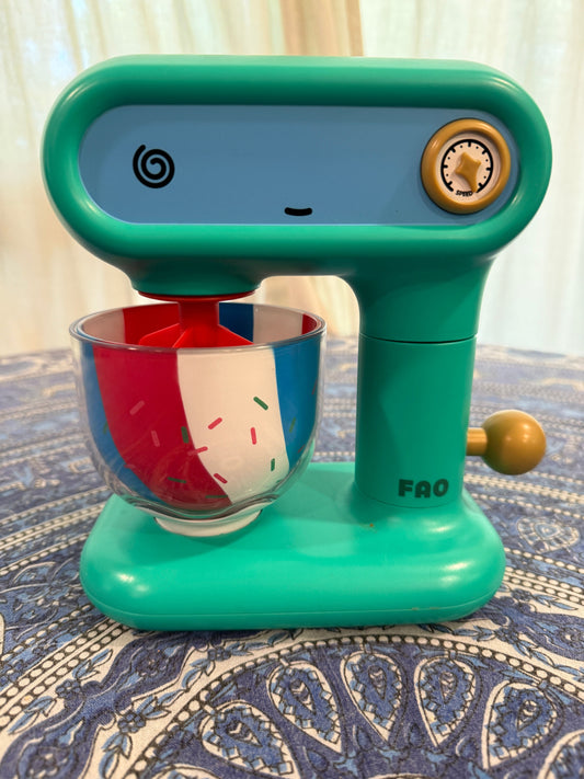 FAO Schwartz best baker pretend mixer Teal mixer  red whisk red white and blue bowl Pretend Toy