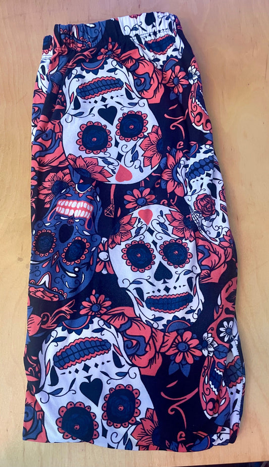 Eevee Sugar skulls size plus which fits sizes 10-14 Women's - L