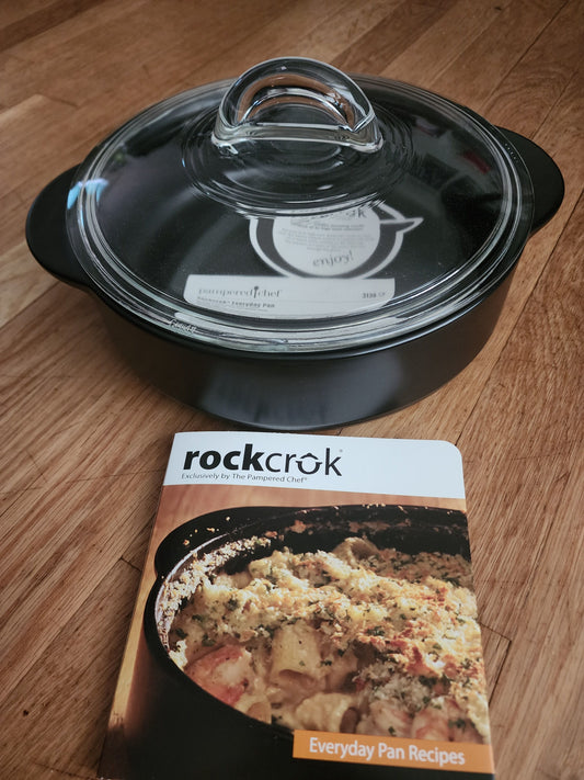 Pampered Chef - Rockcrok: New in Box Ceramic 2.5 Quart, w. Recipe cards Kitchen