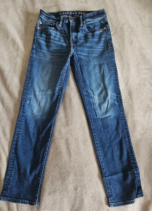 American Eagle men's 29x30 Slim Straight cut. Worn only a few times due to growth spurt! 29