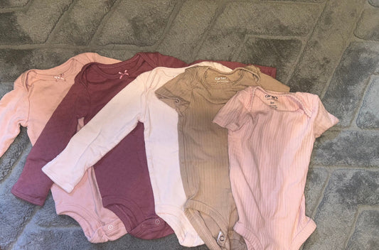 Carter's 3 long sleeve onesies 0-3mon , 2 onesies 3 mon 3 Months