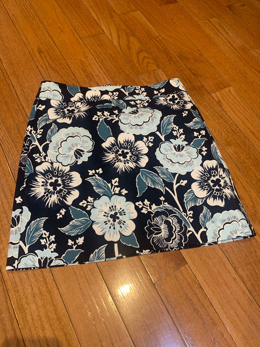 Ann Taylor Loft Blue floral skirt. Excellent condition Women's 4