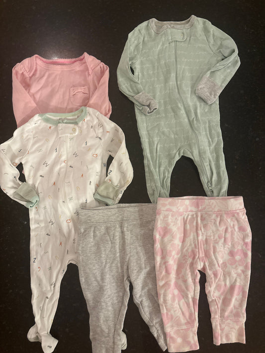 Cloud Island Cloud Island lot 3-6M, 2 footie pjs, 2 pants, 1 long sl onesie 3 Months