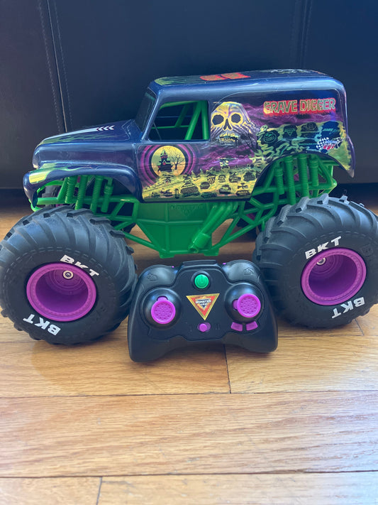 Monster Jam Grave Digger Remote Control Monster Truck Toy Vehicles