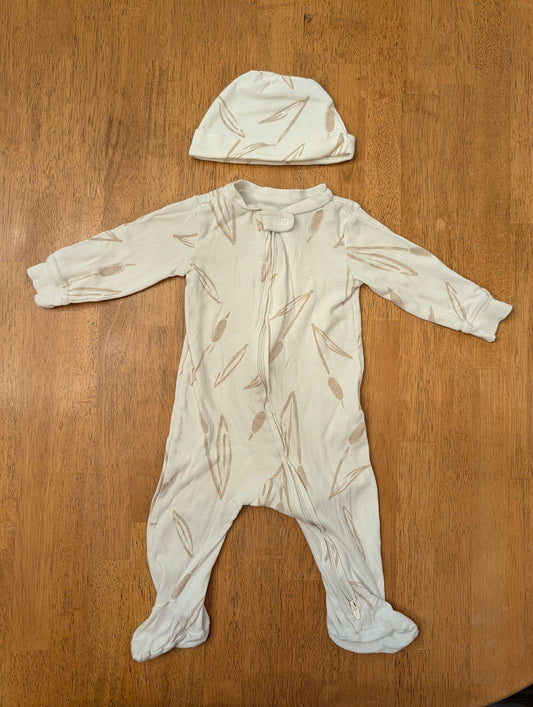 Carter's, 9m, long sleeve double zipper pjs/hat white/beige cat tails 9 Months