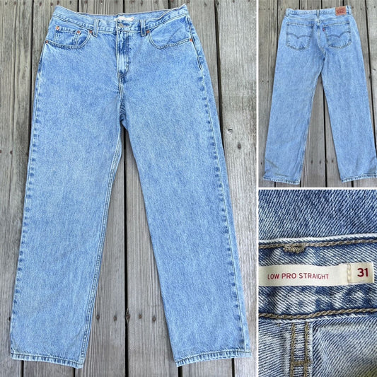 Levi's Size 31 Women's Low Pro Straight Jeans Light Wash Denim Women's - L