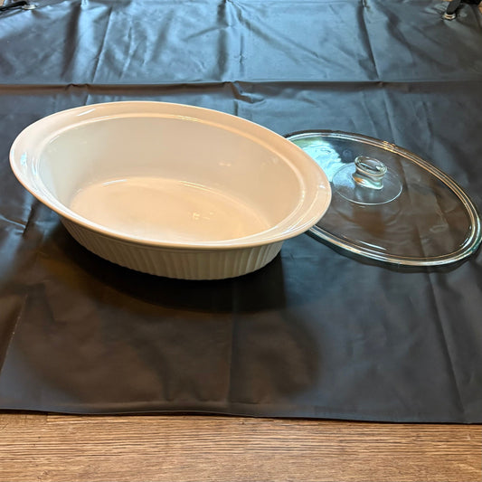 CorningWare French White 4 quart casserole dish with glass cover no chips Kitchen