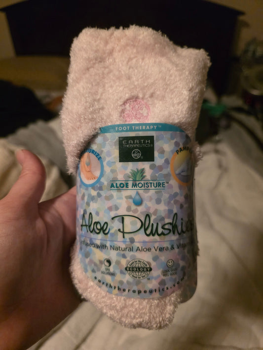 Earth therapeutics Aloe infused plush socks brand new Socks