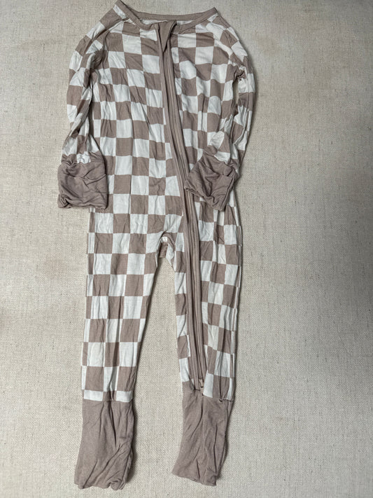 Little One Shop GUC 6-12m checkered bamboo sleeper 6 Months