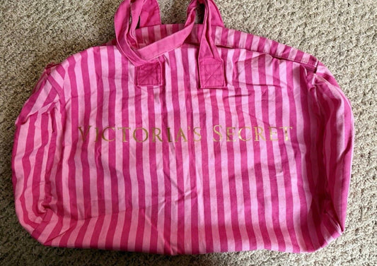 Victoria Secret weekender LARGE bag w/ zipper Victoria Secret weekender LARGE bag w/ zipper Purse