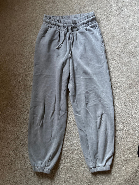 wild fable, S, women's grey sweatpants high elastic waistband with a drawstring, cuffed ankles, pockets Women's - S