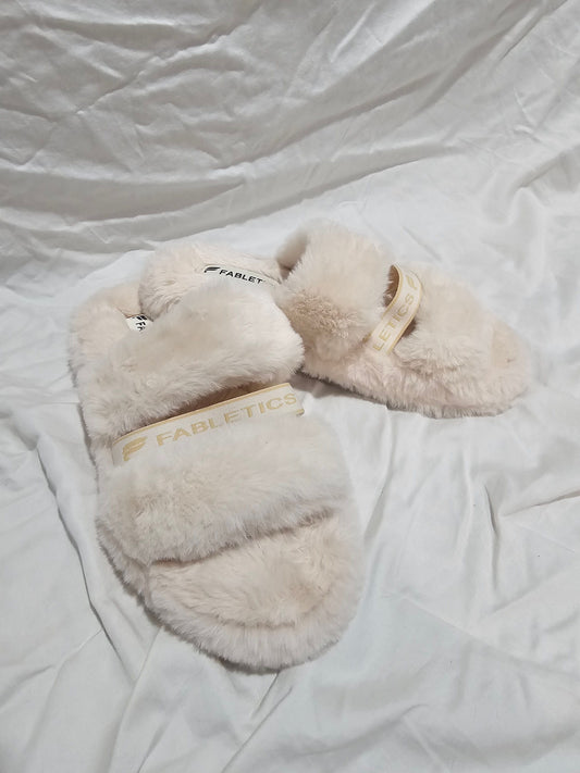White fur fabletic sliders size 9 White fur fabletic sliders size 9, never worn 9 (Adult)