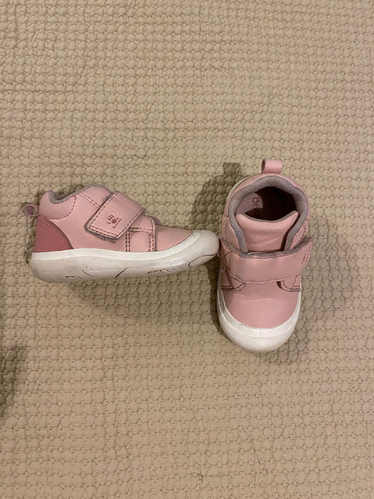 Bearpaw Sneaker with Velcro strap 4 (Toddler)